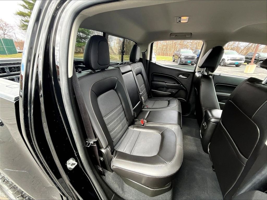Used 2022 Black GMC AT4 w/Cloth image 15