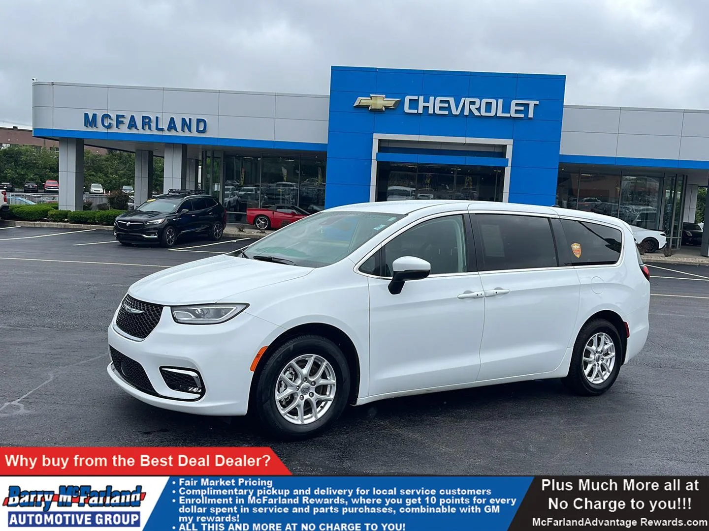 2023 Chrysler Pacifica Touring L's photo