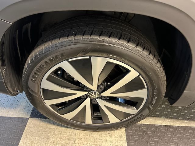 Used 2023 Gray Volkswagen 1.5T SE image 8