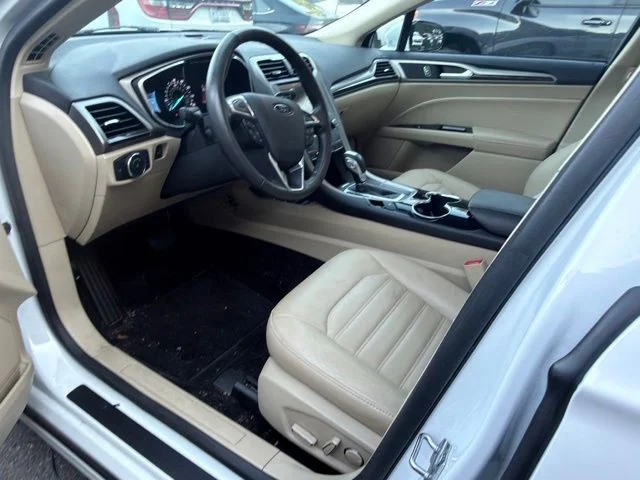 Used 2014 White Ford SE image 27
