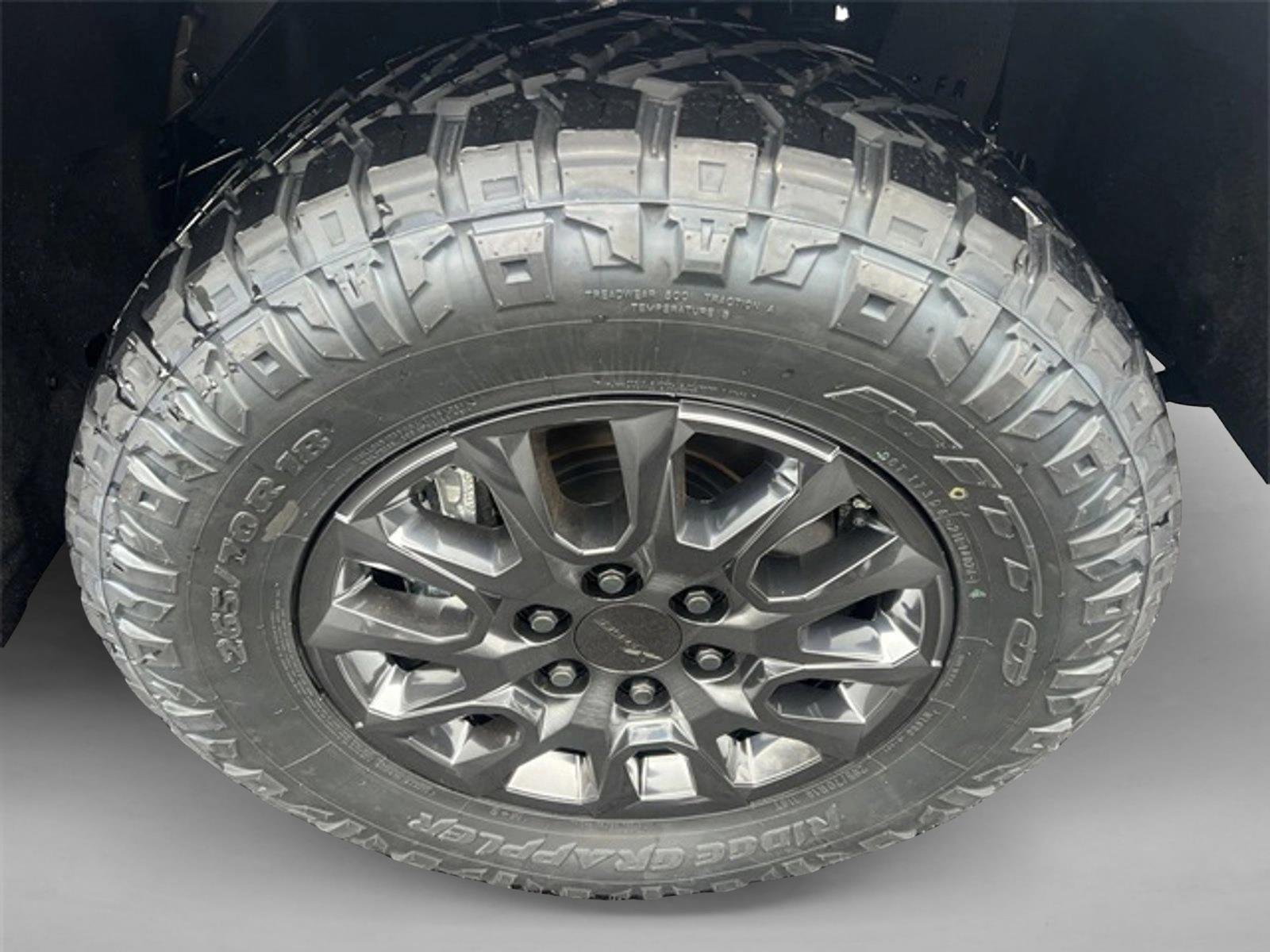 2025 Toyota Tundra Limited - Photo 12