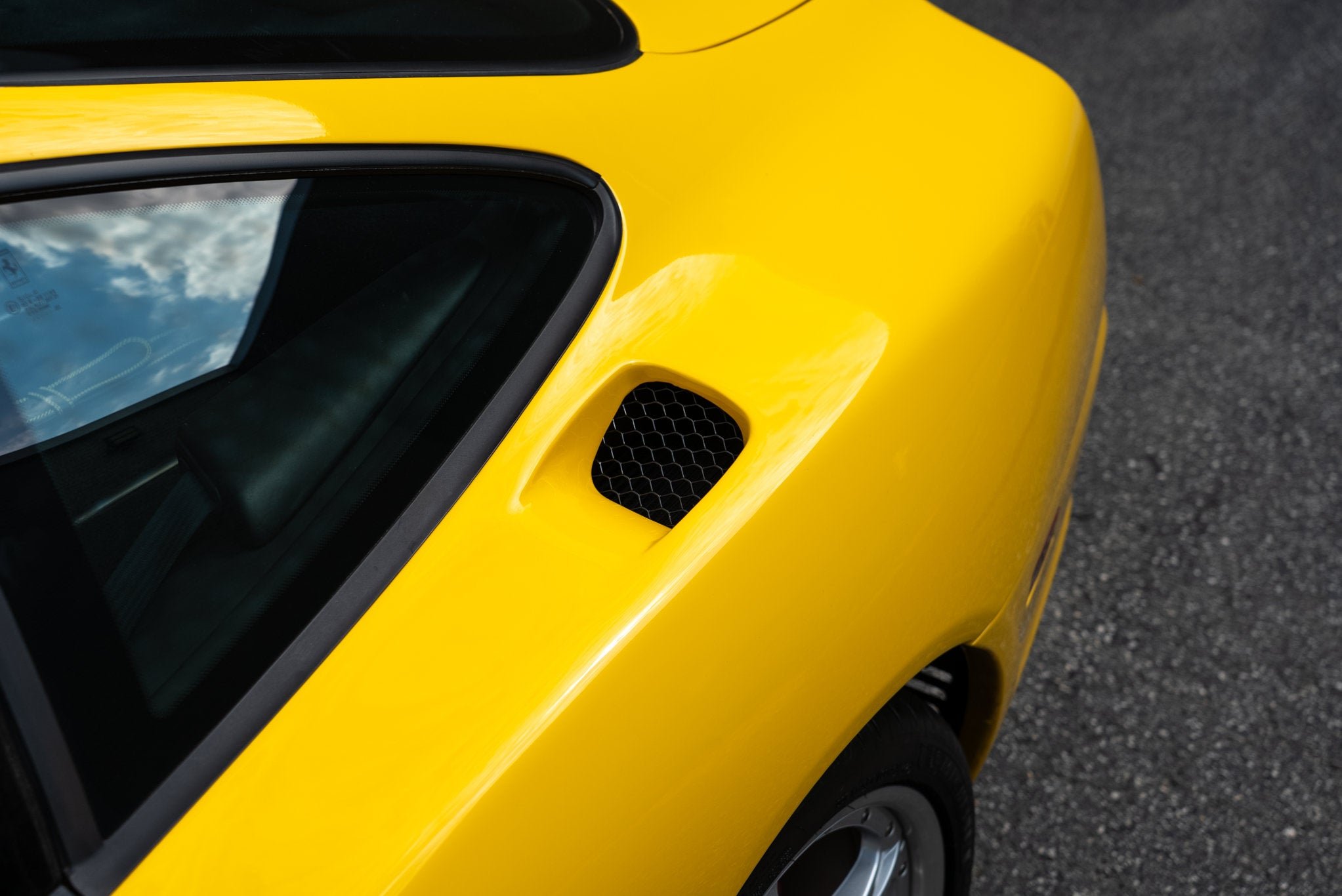 Used 2003 Giallo Modena Ferrari  image 13