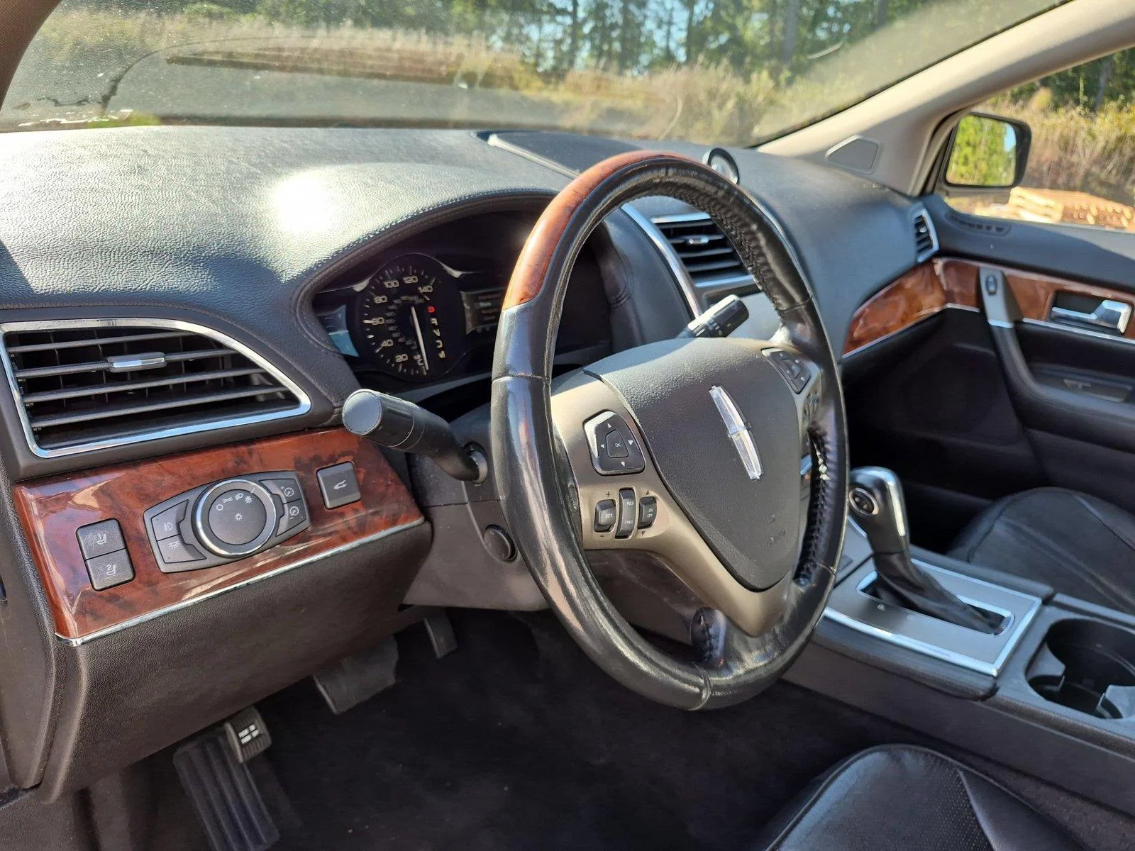Used 2011 WHITE PLATINUM METALLIC TRI-COAT LINCOLN  image 18