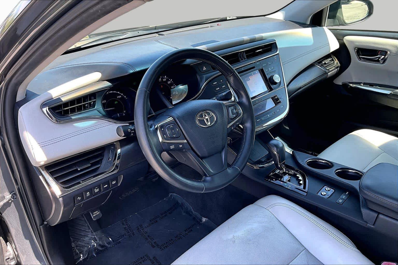 Used 2017 Magnetic Gray Metallic Toyota Hybrid Limited image 18