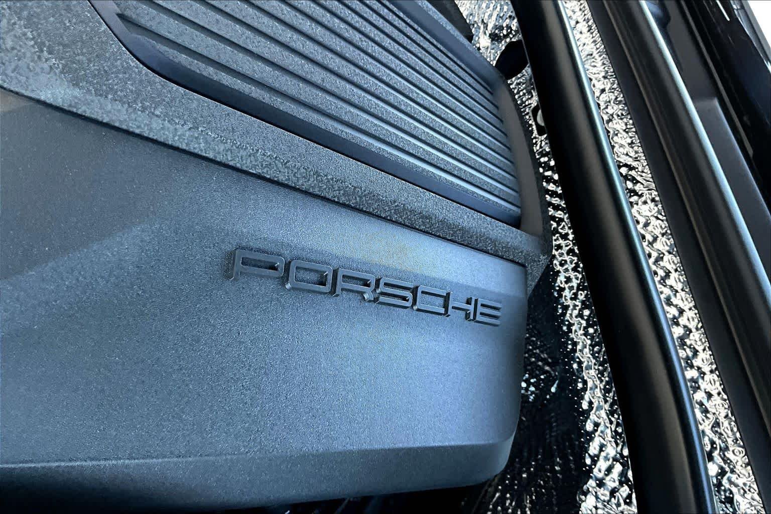 2026 Porsche Macan - Photo 22