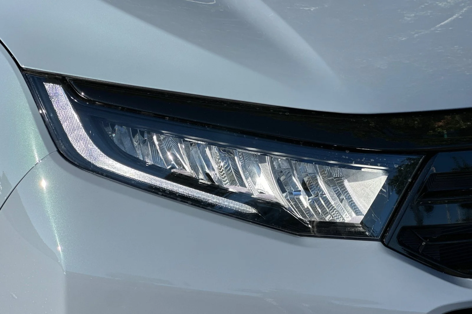 New 2026 Sonic Gray Pearl Honda Touring image 18