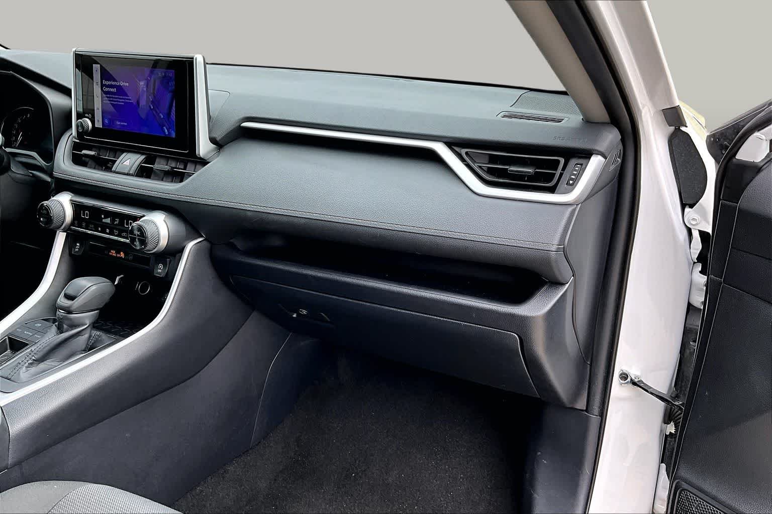Used 2025 Ice Cap Toyota XLE image 19