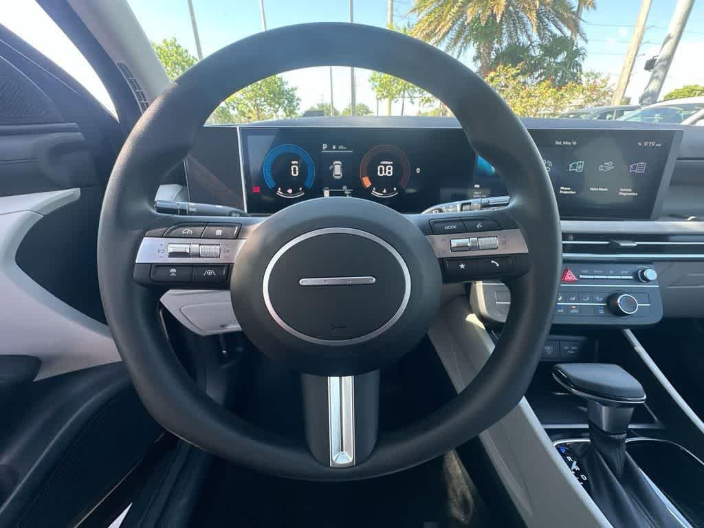 New 2026 Phantom Black Hyundai SE FWD image 15