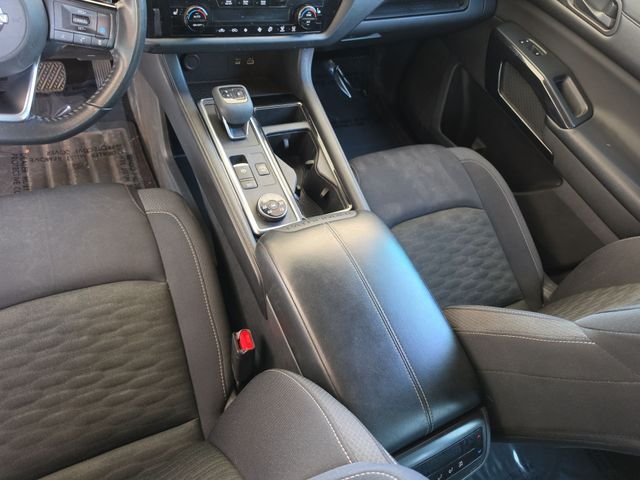 Used 2023 White Nissan SV image 23