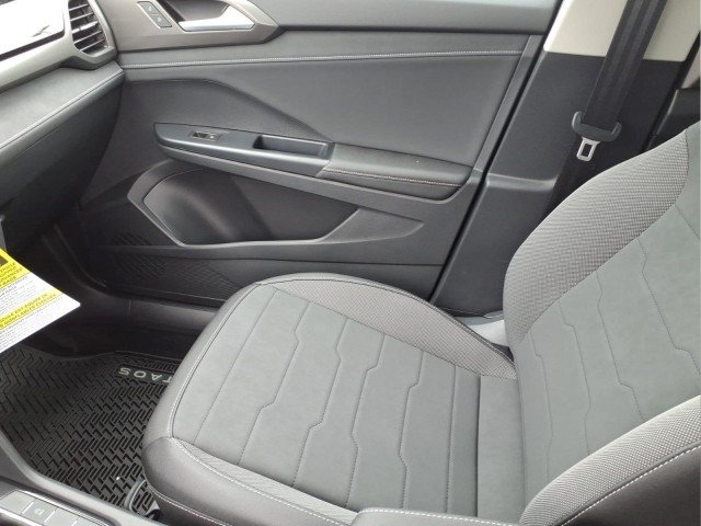 New 2026 Deep Black Pearl Volkswagen SE Black 4Motion image 18