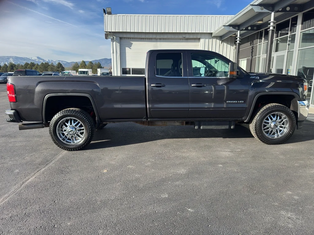 Used 2016 IRIDIUM METALLIC GMC SLE image 4