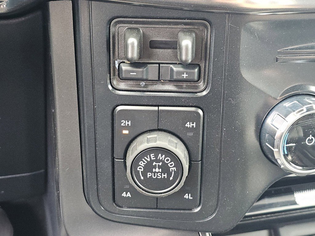 New 2026 Carbonized Gray Metallic Ford Tremor image 10