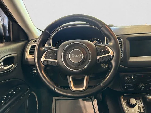 Used 2021 Gray Jeep Latitude image 13