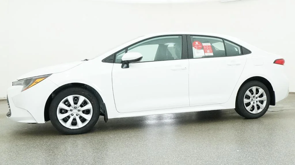 New 2027 Ice Cap Toyota LE image 4