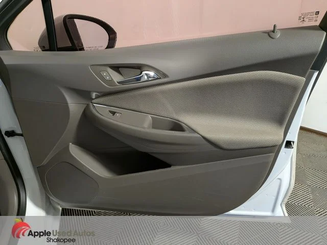 Used 2018 White Chevrolet LT image 35