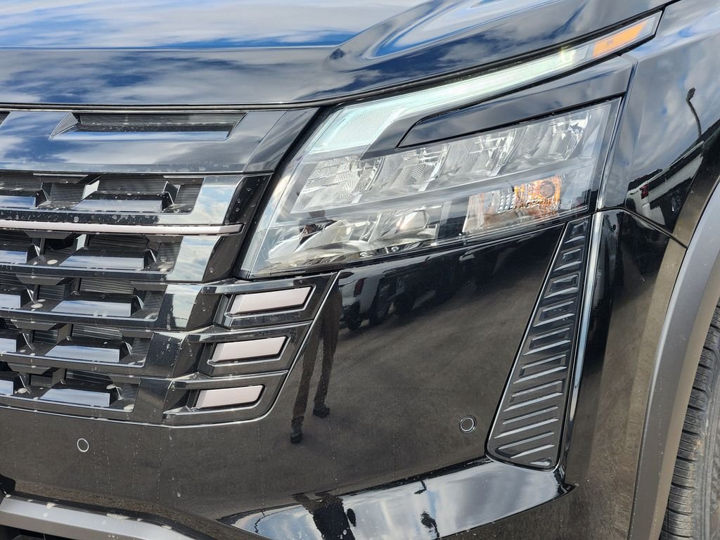 2026 Nissan Pathfinder SV - Photo 8