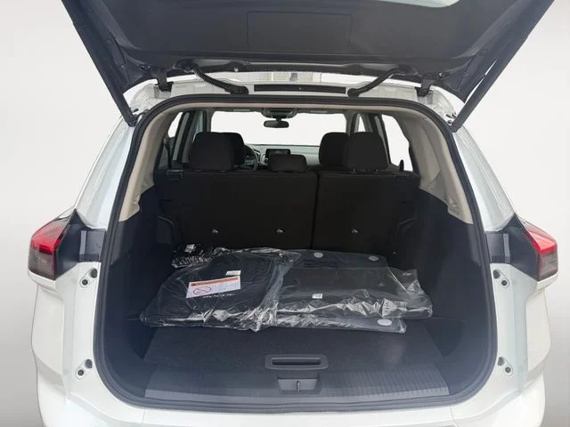 New 2026 Everest White Pearl TriCoat Nissan SV image 9