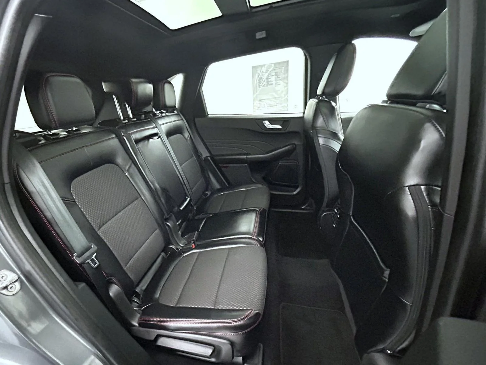 Used 2023 Gray Ford ST-Line image 18