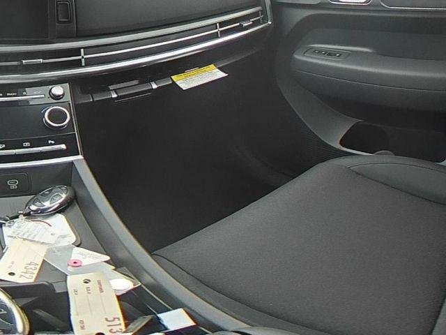 New 2026 White Hyundai SE image 28