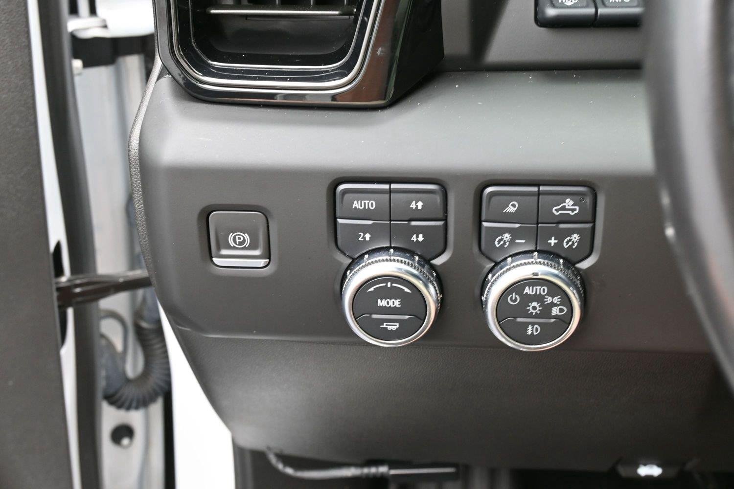 Used 2023 SUMMIT WHITE GMC AT4 image 26