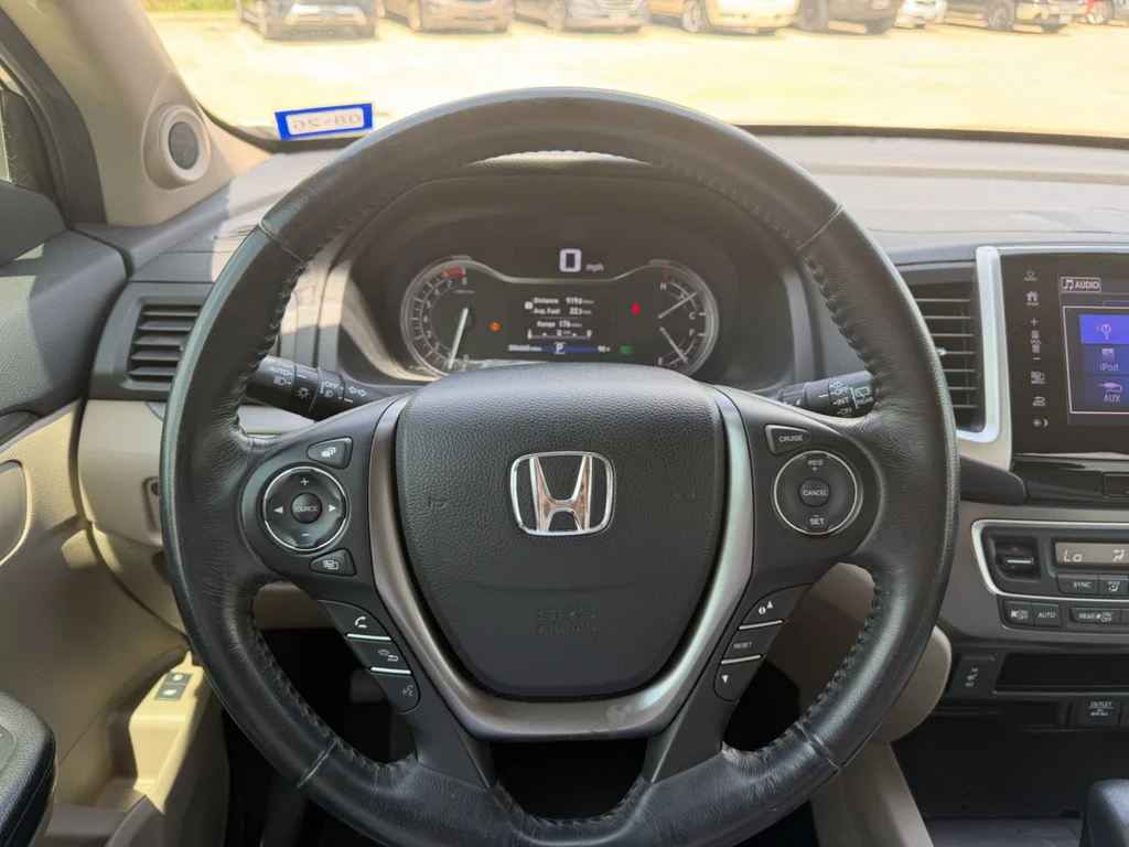 Used 2017 White Diamond Pearl Honda EX-L image 18