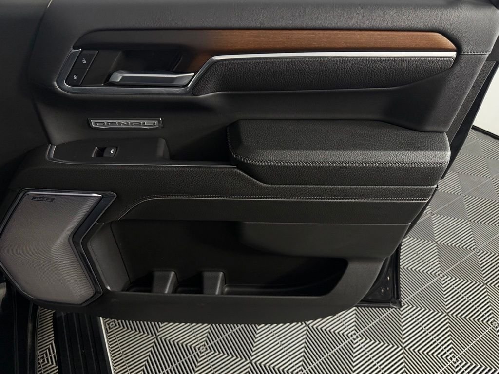 Used 2024 Onyx Black GMC Denali image 34
