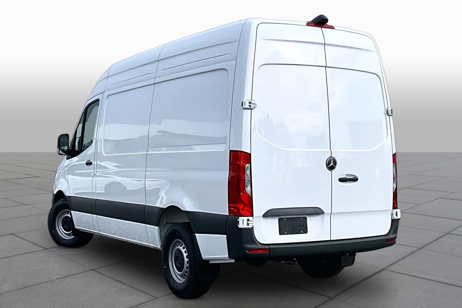 New 2026 Arctic White Mercedes-Benz Worker image 4