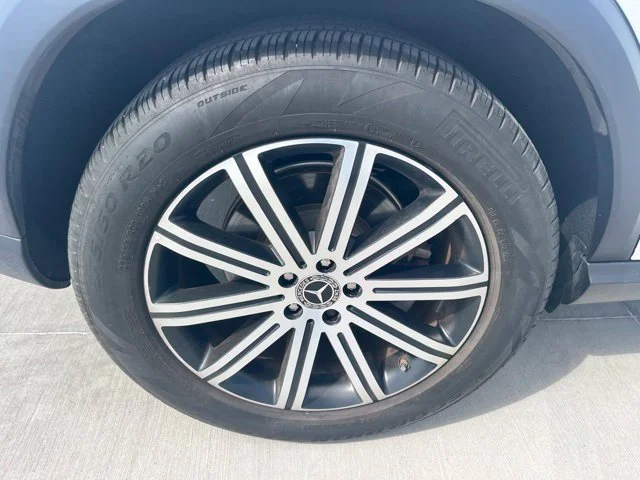 Certified Used 2024 White Mercedes-Benz GLE 450 image 9