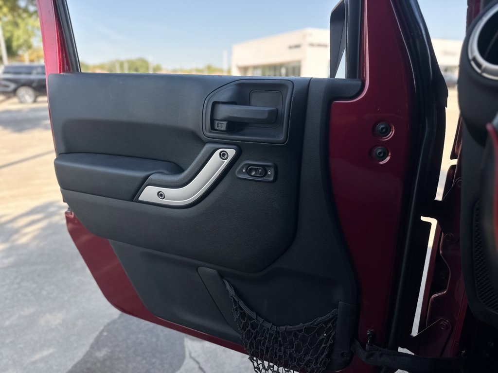 Used 2012 Red Jeep Sahara image 12
