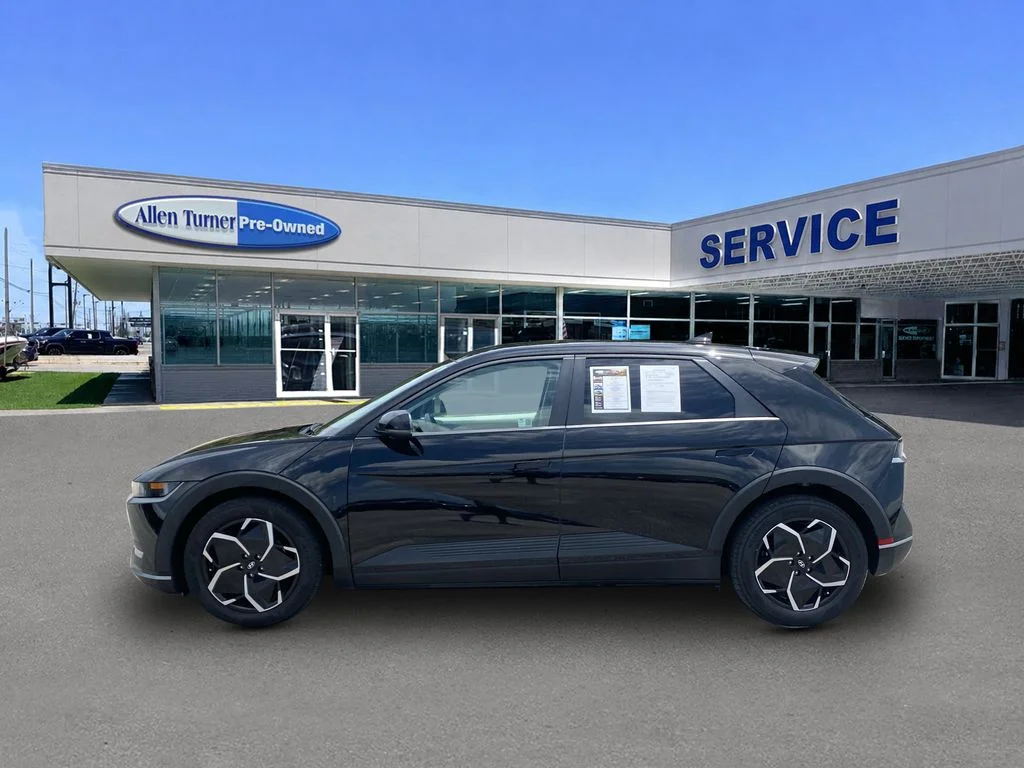 Used 2024 Abyss Black Hyundai SEL image 5