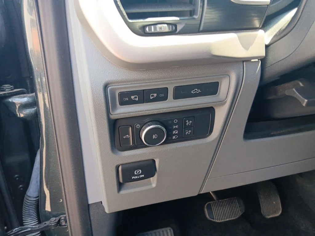 Used 2021 Guard Metallic Ford XLT image 16