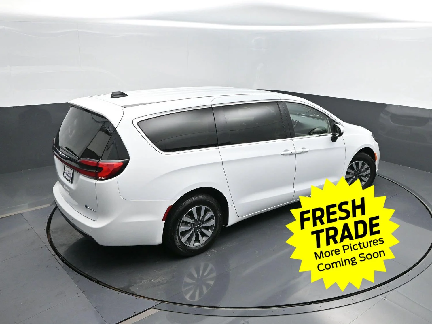 Used 2023 Bright White Clearcoat Chrysler Hybrid Touring L image 34
