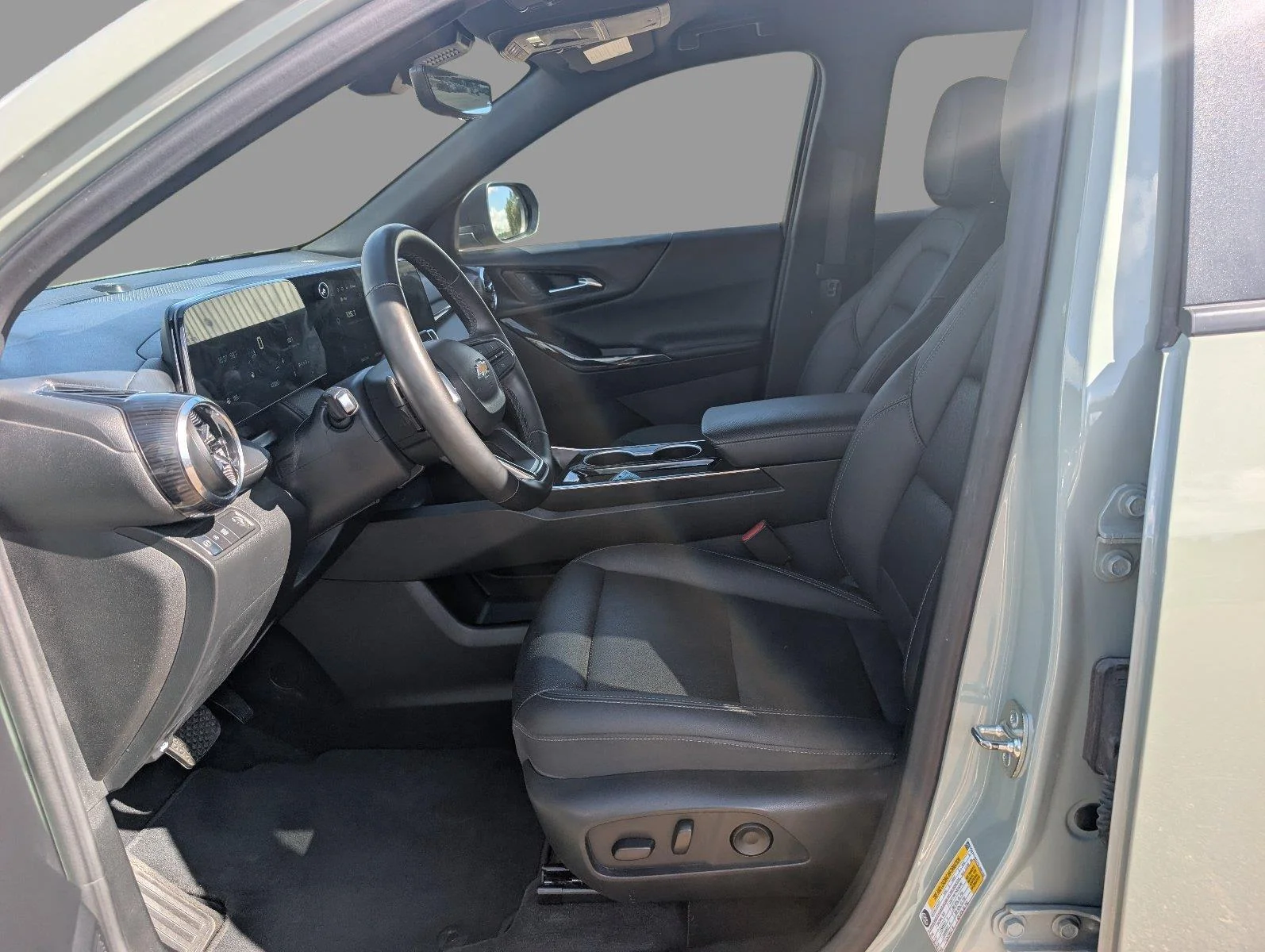 Used 2025 Cacti Green Chevrolet LT image 12
