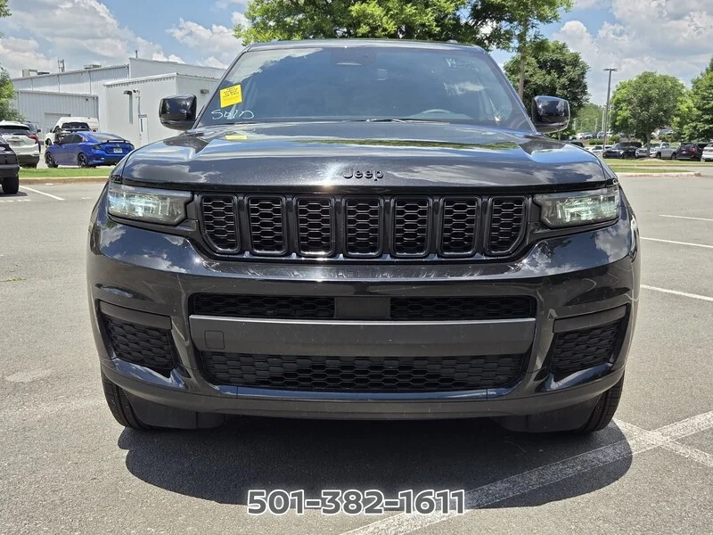 Used 2024 Diamond Black JEEP ALTITUDE 4X2 image 8