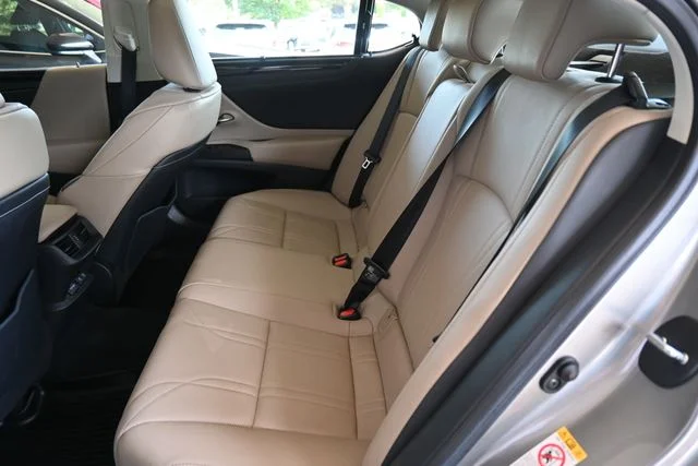 Used 2019 Silver Lexus 350 Ultra Luxury image 22