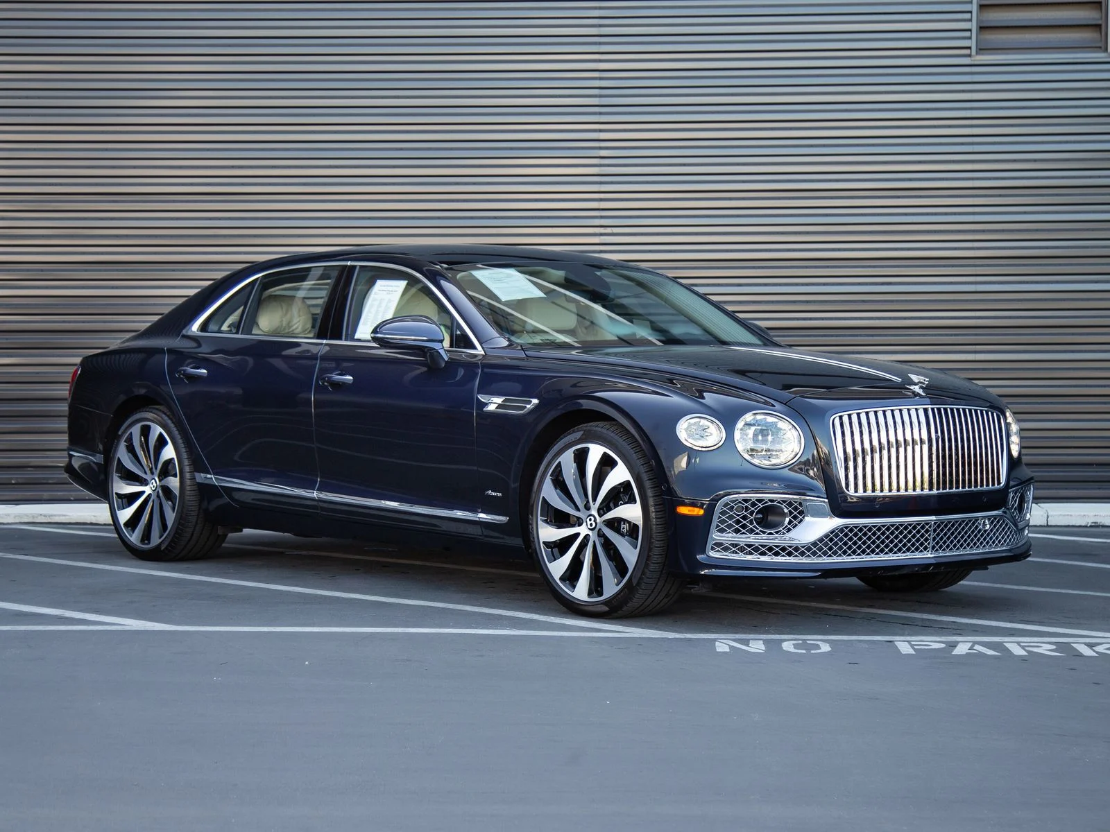 Used 2024 Blue Bentley Azure image 9