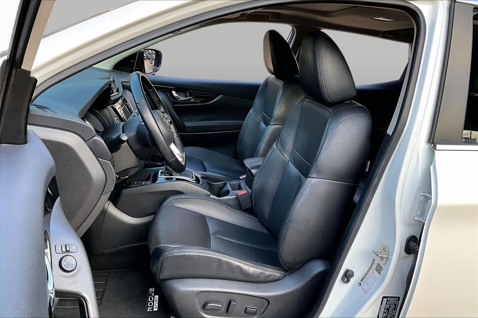 Pre-Owned 2022 Nissan Rogue Sport SL