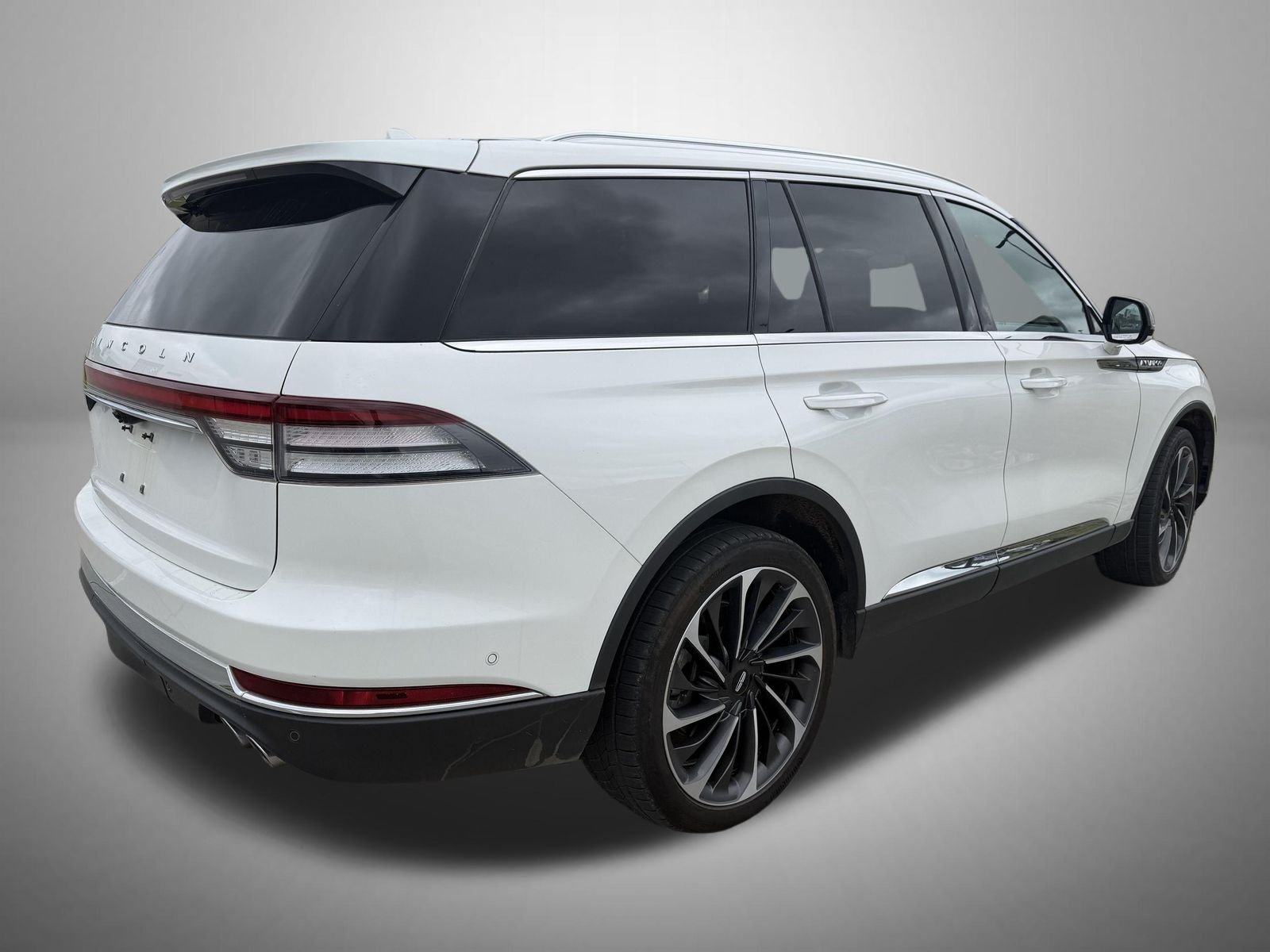 Used 2020 White Lincoln Reserve image 3