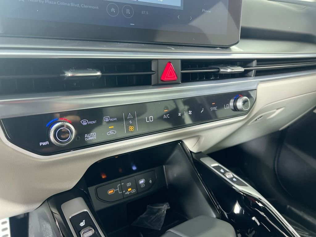 New 2026 Glacial White Pearl Kia SX image 24