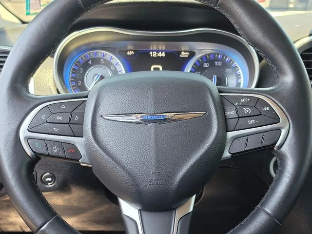 2015 Chrysler 300 Limited - Photo 26