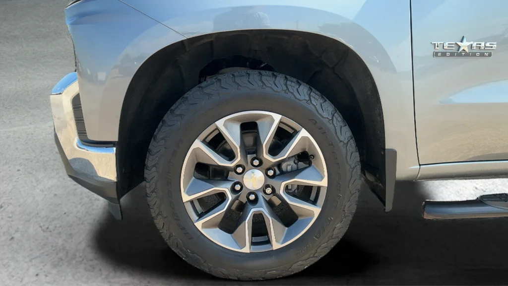 Used 2020 Gray Chevrolet LT image 21