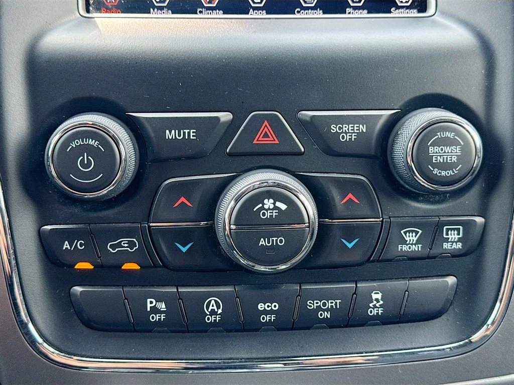 Used 2018 White Jeep Laredo E image 16