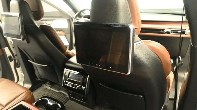 Used 2022 White Lincoln Reserve image 21