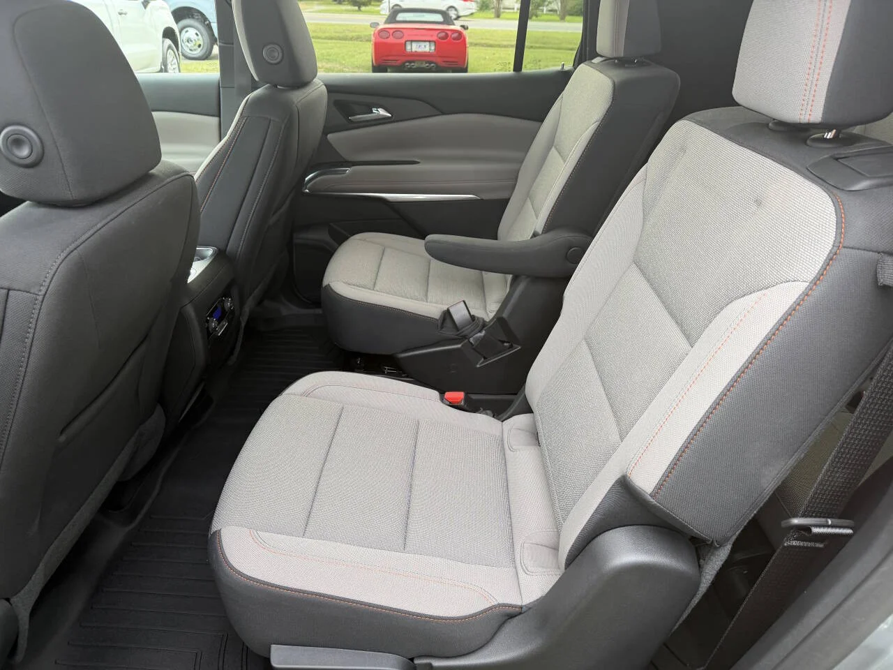 Used 2026 Gray Chevrolet LT 4dr SUV image 13