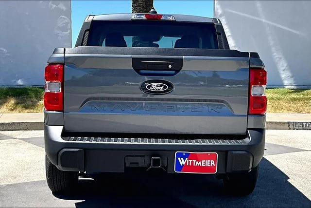 New 2026 Carbonized Gray Metallic Ford XLT image 4