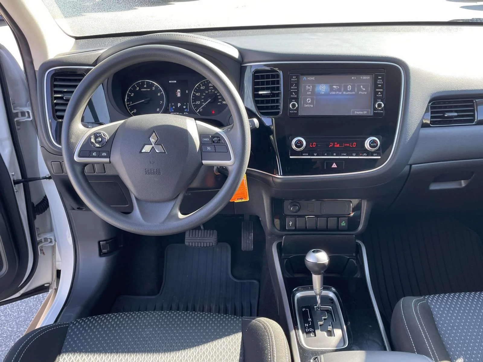 Used 2020  Mitsubishi ES image 4
