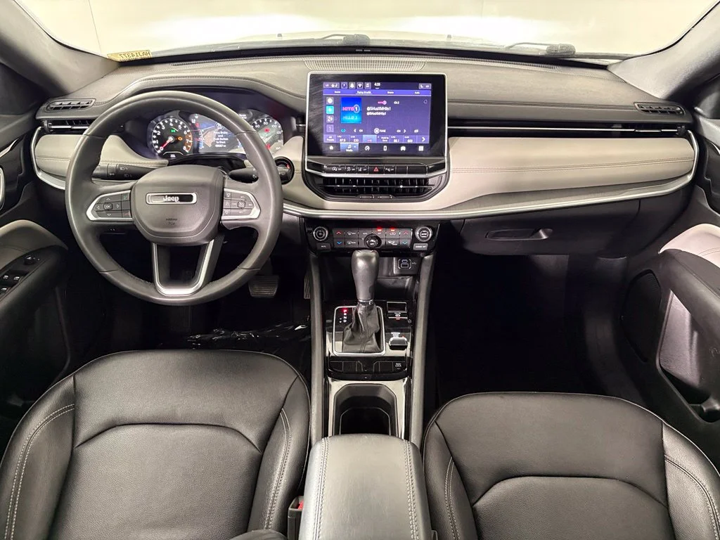 Used 2025 White Jeep Limited image 29
