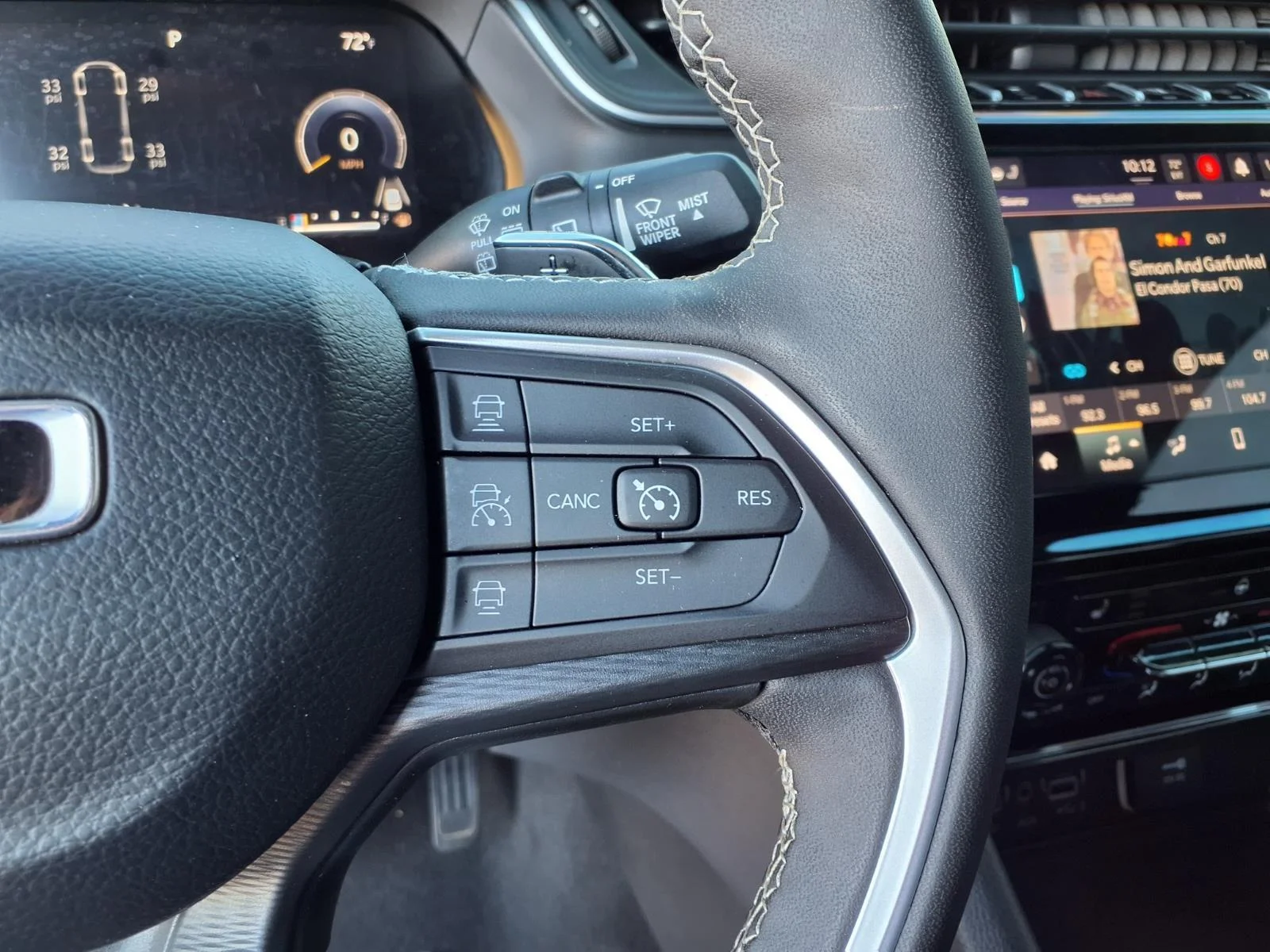 Used 2023 Silver Zynith Jeep Altitude image 29