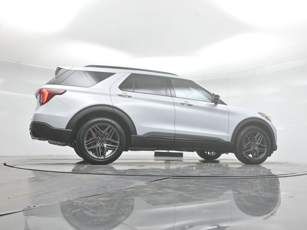 New 2026 Space White Metallic Ford ST image 46