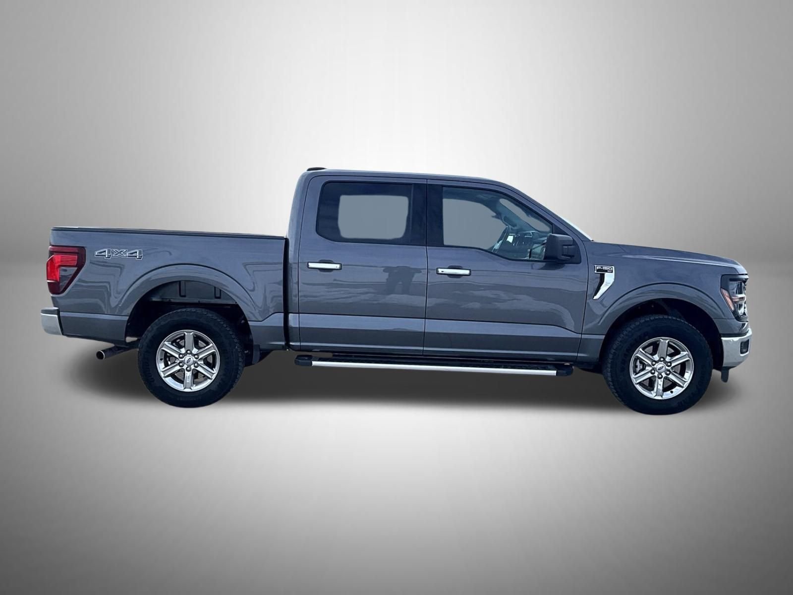 Used 2025 Gray Ford XLT image 4